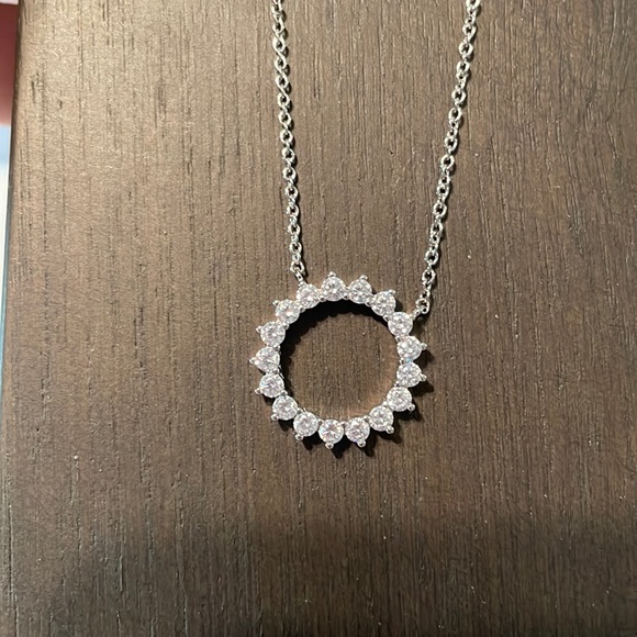 Little Switzerland Jewelry - Gorgeous silver colour necklace with crystals